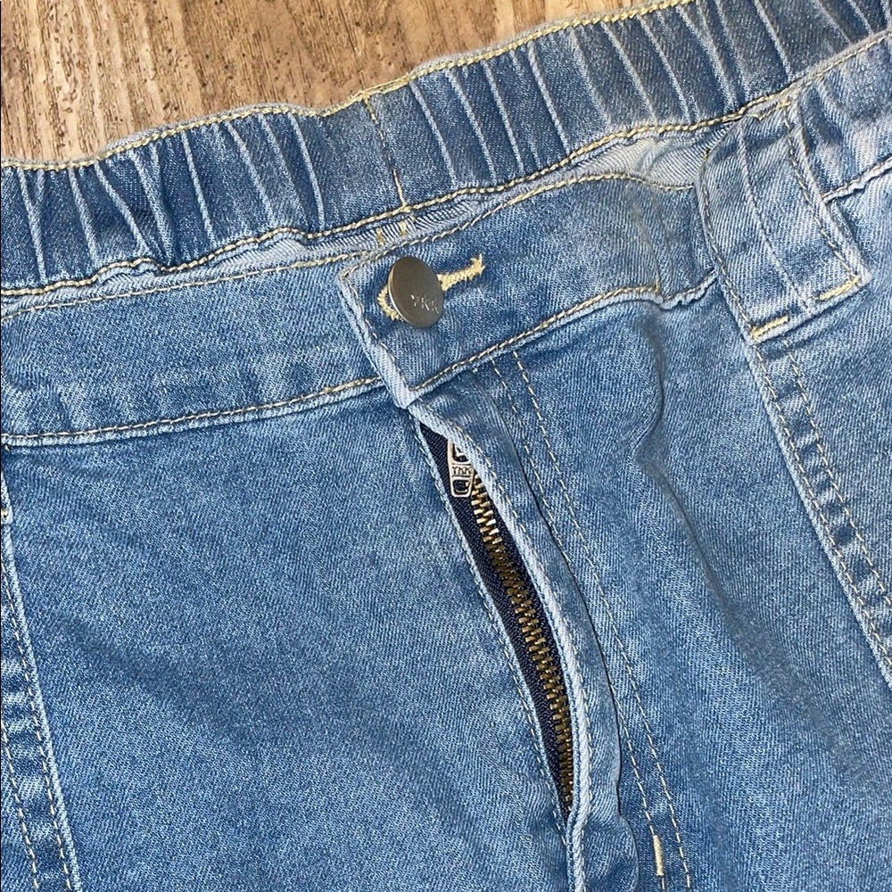 Women Blue Jeans - Picture 4 of 7